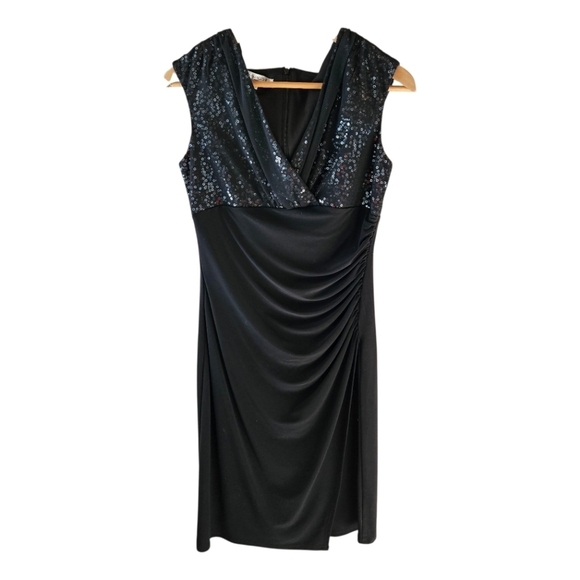 Evan Picone Dresses & Skirts - Evan Picone Black Ruched Sheath Dress​​​